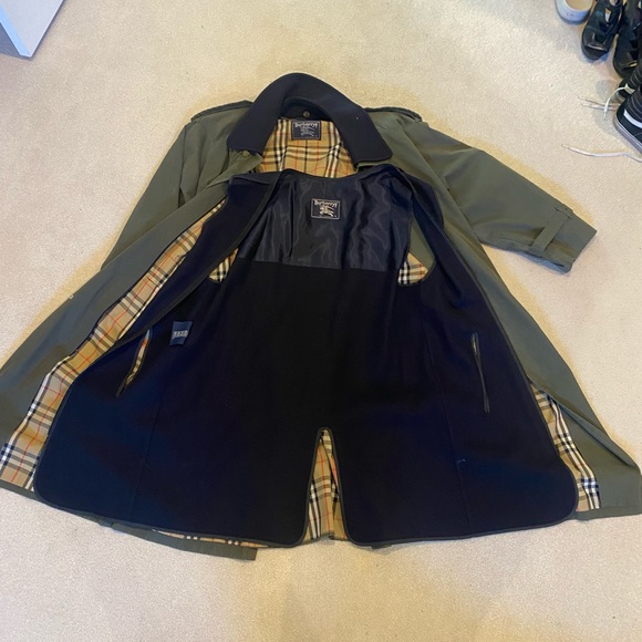 Olive Green Burberry Trench Coat - Picture 13 of 13